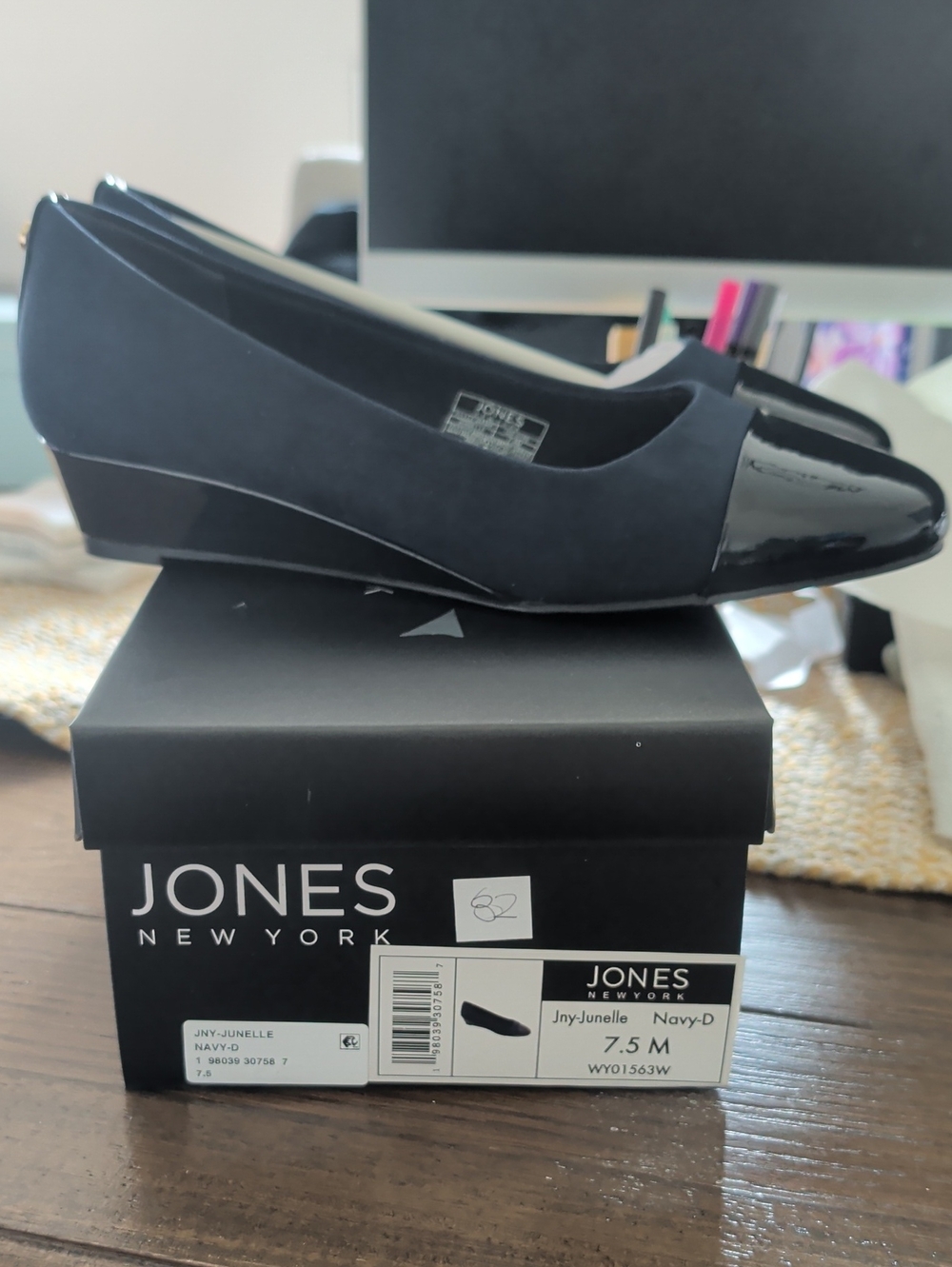 Jones New York Navy Blue 💙 Suede and Patent Cap-Toe Women’s Flat
